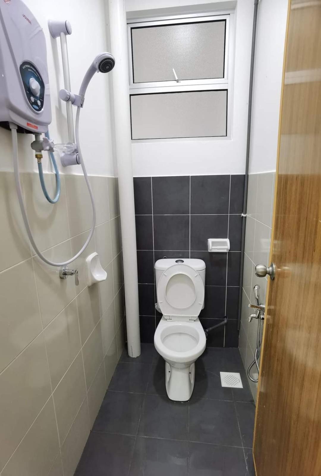 Infinity Homestay Bandar Cemerlang Ulu Tiram Exterior foto
